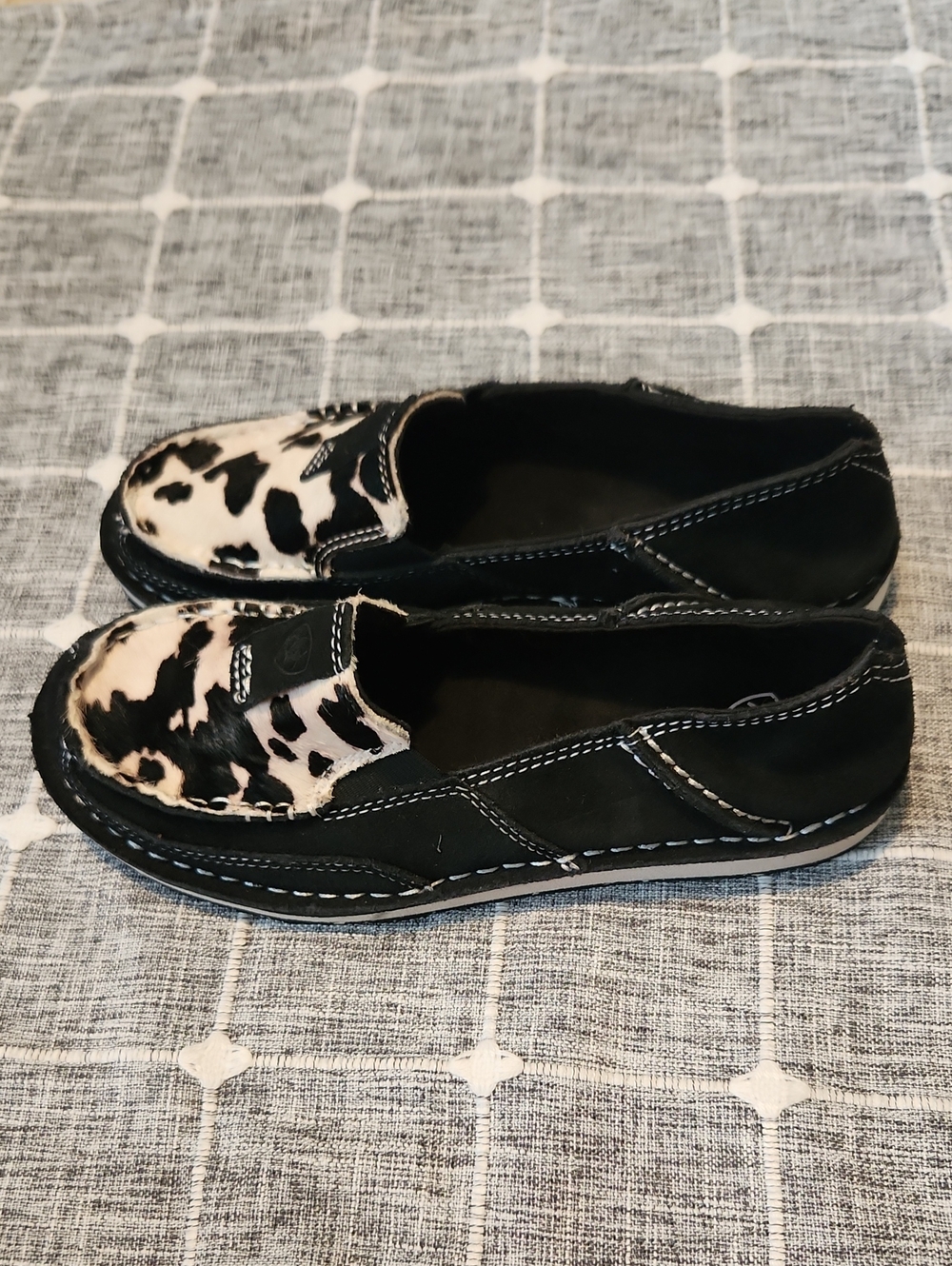 Ariat Cruiser Slide On Loafers Cow Hide Animal Print EUC Black & White - Picture 3 of 10